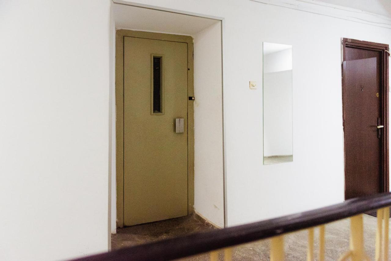 Apartament 2 Camere, Decomandat, In Zona Centrala Boekarest Buitenkant foto