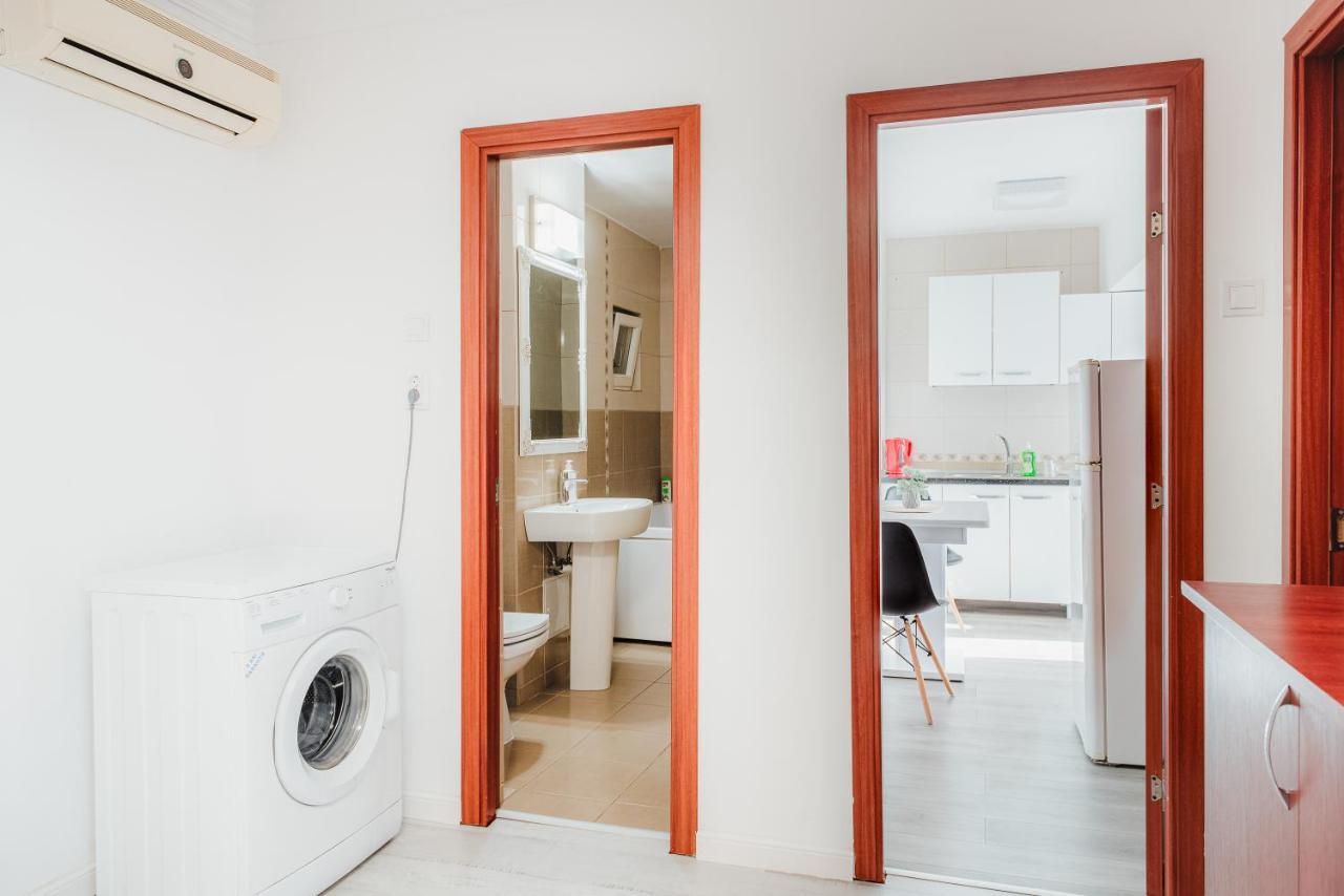 Apartament 2 Camere, Decomandat, In Zona Centrala Boekarest Buitenkant foto